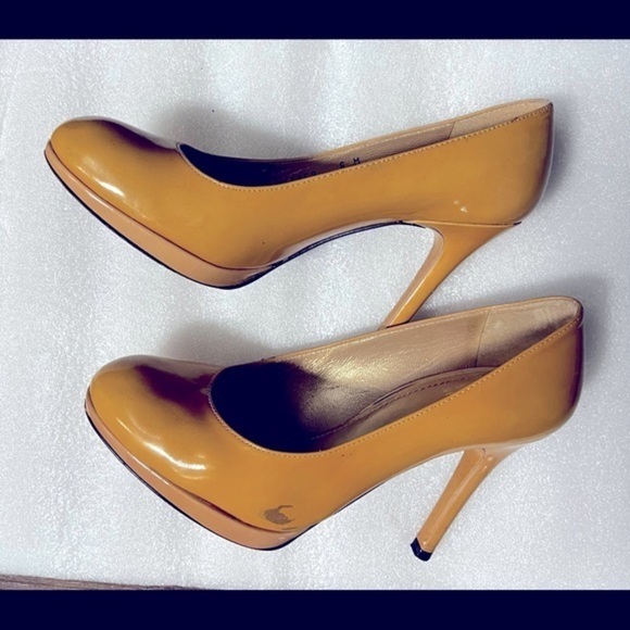 Stuart weitzman pump heel - Picture 1 of 13